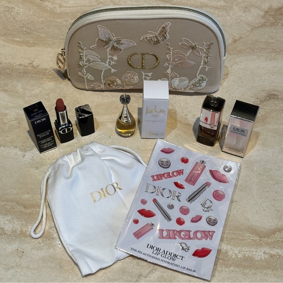 Dior Other - Limited Edition Dior Beauty Pouch with 6 piece beauty gift set